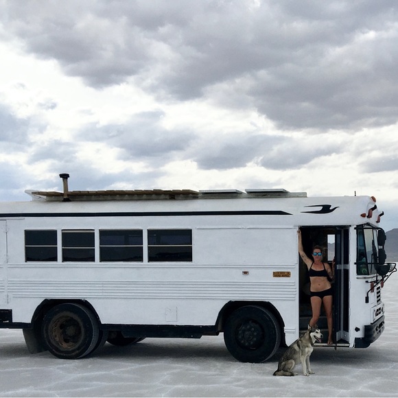 Meet your Posher, Cynthia - Picture 4 of 4